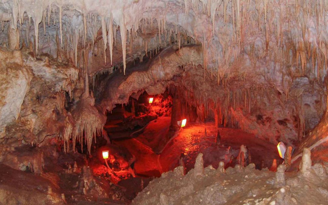 Στο μεγαλοπρεπές σπήλαιο των Τζουμέρκων